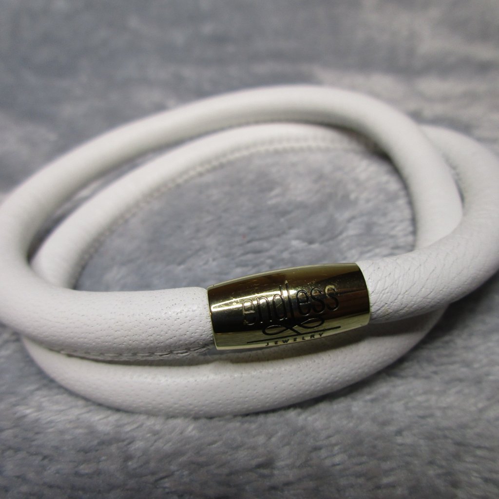 Endless Double White Leather Gold Tone Clasp Bracelet By Jlo 8.5 Inch New A28
